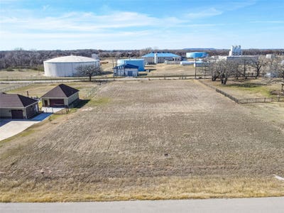 /international/us/209-maverick-court-granbury-tx-110108501752/