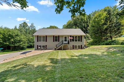 /international/us/7-dalton-drive-barnstead-nh-110119614128/