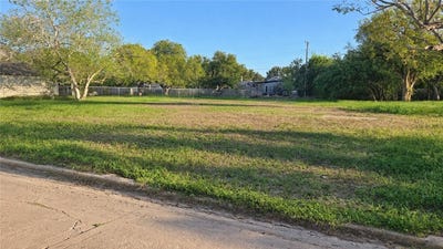 /international/us/221-e-doddridge-avenue-lot-10-12-kingsville-tx-110120512794/