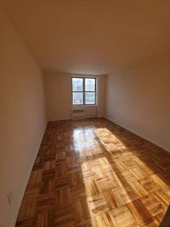 /international/us/9420-59-ave-elmhurst-ny-110108380256/