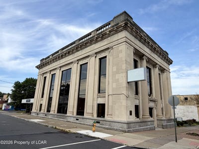 /international/us/194-s-market-street-nanticoke-pa-110120079716/