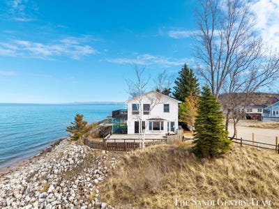 /international/us/2767-n-lakeshore-drive-mears-mi-110104558202/