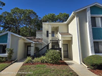 /international/us/8027-picketts-ct-weeki-wachee-fl-110104174584/