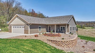 /international/us/n9370-county-road-p-blair-wi-110107750182/