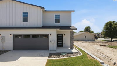 /international/us/803-fountain-blvd-zillah-wa-110108336310/