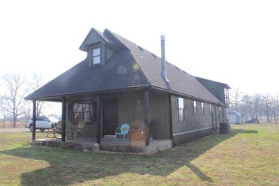/international/us/17011-old-highway-112-poteau-ok-110106025511/