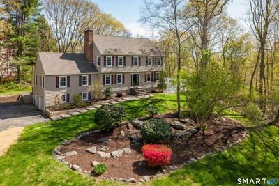/international/us/19-crabapple-lane-newtown-ct-110107819549/