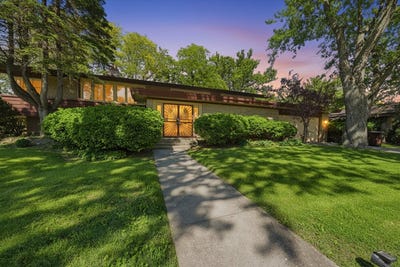 /international/us/3527-oak-street-flossmoor-il-110108220880/
