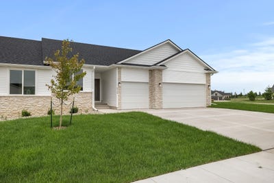 /international/us/5722-ne-creek-ridge-drive-ankeny-ia-110106733112/