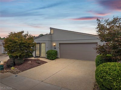 /international/us/11025-southwind-court-strongsville-oh-110120591240/
