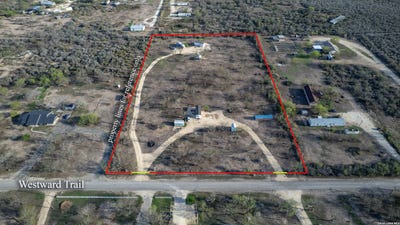 /international/us/1509-westward-trail-uvalde-tx-110106787445/