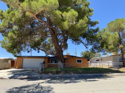 /international/us/15921-melva-street-mojave-ca-110101242985/