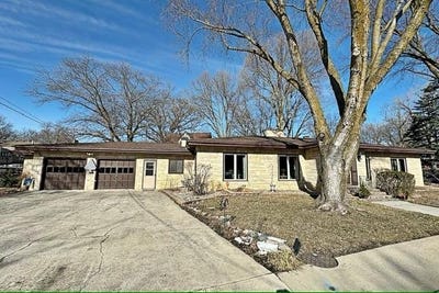 /international/us/1132-summitt-ave-fort-dodge-ia-110105410342/