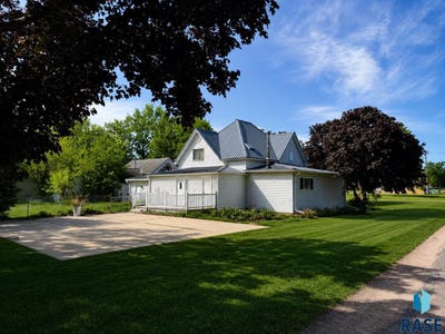 /international/us/311-2nd-st-wakonda-sd-110108171066/