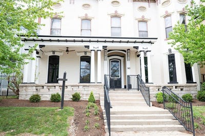 /international/us/275-s-limestone-lexington-ky-110107481435/