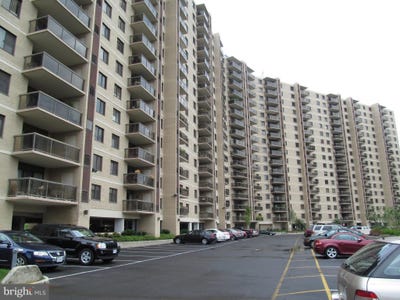 /international/us/203-yoakum-parkway-alexandria-va-110107898047/