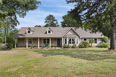 /international/us/2920-highland-dr-russellville-ar-110099957780/