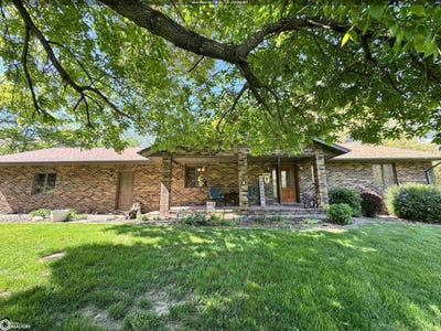 /international/us/1979-libertyville-road-fairfield-ia-110107955091/