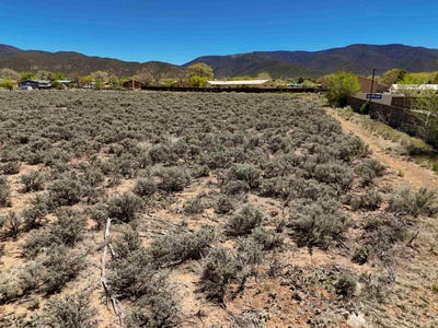 /international/us/1108-gusdorf-taos-nm-110108359189/