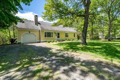 /international/us/168-white-moss-drive-marstons-mills-ma-110108500763/