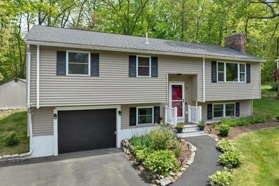 /international/us/24-bedard-avenue-derry-nh-110108201896/