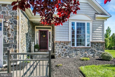 /international/us/24-st-michaels-way-hanover-pa-110108025879/