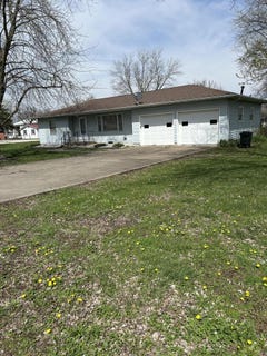 /international/us/402-e-abbott-street-monroe-city-mo-110107166154/