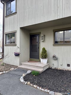 /international/us/24-fox-run-woodbury-ct-110106811624/