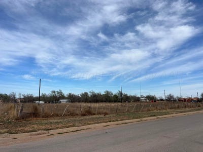 /international/us/1000-avenue-c-ne-childress-tx-110106478715/