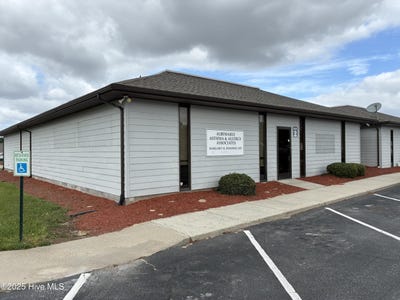 /international/us/1134-n-road-street-elizabeth-city-nc-110103298101/