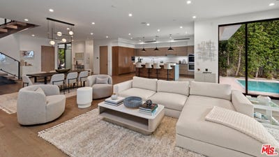 /international/us/836-n-ogden-dr-los-angeles-ca-110097881855/