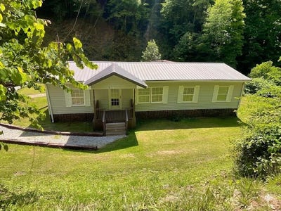 /international/us/49645-state-hwy-194-east-majestic-ky-110108411215/