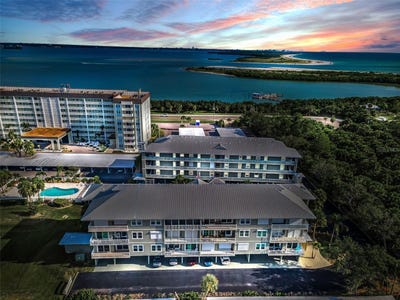/international/us/7-island-park-place-dunedin-fl-110101452120/