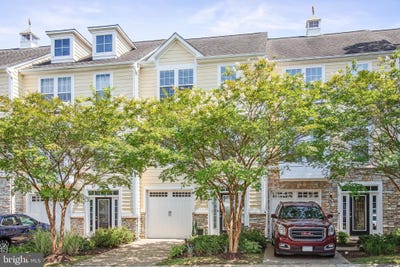 /international/us/12-bay-view-lane-colonial-beach-va-110101271447/