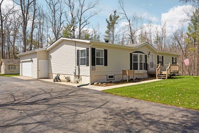 /international/us/2224-big-buck-drive-lewiston-mi-110107806330/
