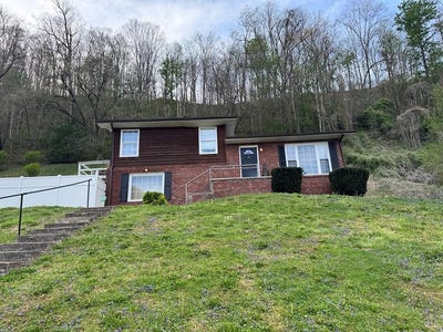 /international/us/514-cracker-bottom-road-martin-ky-110106949753/
