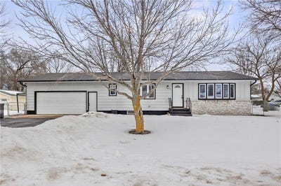 /international/us/26-4th-avenue-se-saint-joseph-mn-110104911600/