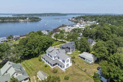 /international/us/9-grove-street-boothbay-me-110107850930/