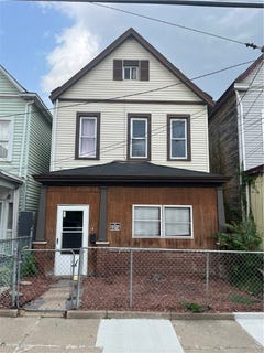 /international/us/213-comrie-ave-braddock-pa-110102599571/