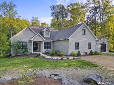 /international/us/74-lake-woods-lane-ashford-ct-110108209085/