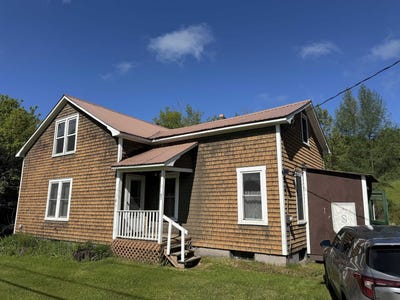 /international/us/85-creek-road-craftsbury-vt-110108495840/