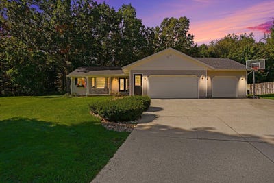 /international/us/14314-sunview-drive-holland-mi-110120153297/