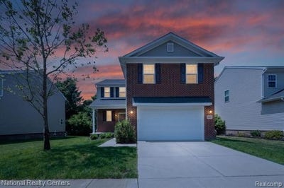 /international/us/59697-twin-pines-drive-lyon-twp-mi-110108770659/