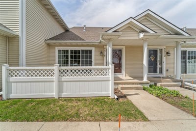 /international/us/9916-sunflower-place-johnston-ia-110106932121/