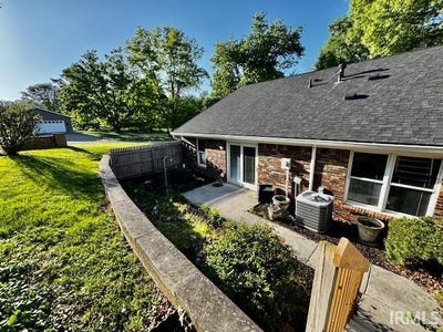 /international/us/2602-e-covenanter-drive-bloomington-in-110107850960/