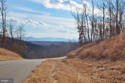 /international/us/comforter-lane-middletown-va-110023928087/
