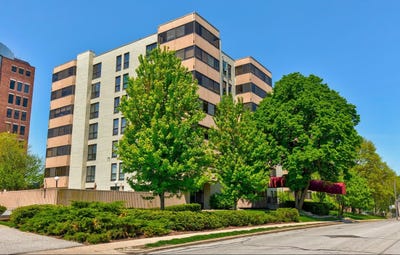/international/us/3100-grand-avenue-des-moines-ia-110107059206/