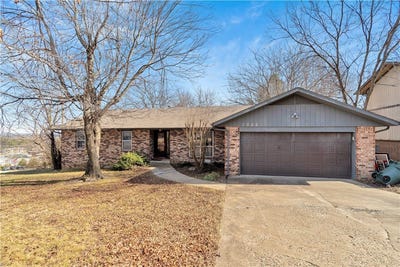 /international/us/1002-n-hall-avenue-fayetteville-ar-110105335880/