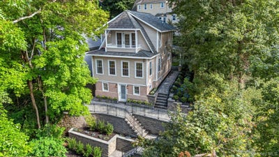/international/us/111-altamont-avenue-sea-cliff-ny-110119524565/
