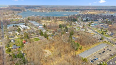/international/us/387-amp-389-w-fremont-street-douglas-mi-110106925857/